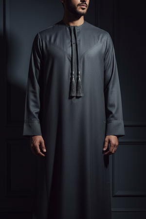 Emirati Tassel Thobe — Grey